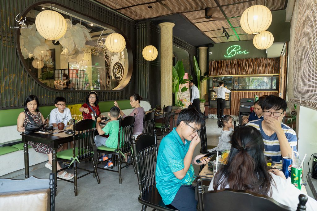 Chay Tuệ Garden Quận 7 – Không Gian Ẩm Thực Chay Thanh Tịnh Giữa Lòng Sài Gòn 7 NHN05849